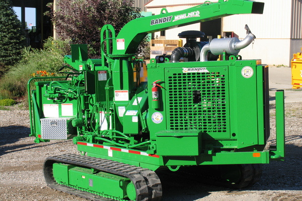 Bandit Industries | 255XP SERIES | Model TRACK  DISC STYLE HAND-FED CHIPPER for sale at Rippeon Equipment Co., Maryland