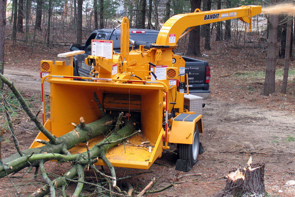 Bandit Industries | 255XP SERIES | Model TOWABLE  DISC STYLE HAND-FED CHIPPER for sale at Rippeon Equipment Co., Maryland