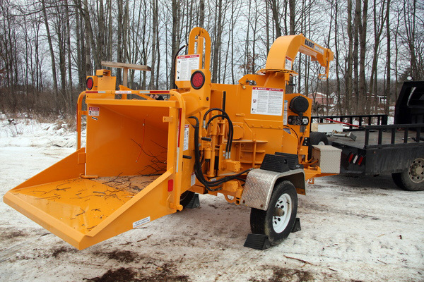 Bandit Industries | Hand-Fed Chippers | 200UC SERIES for sale at Rippeon Equipment Co., Maryland