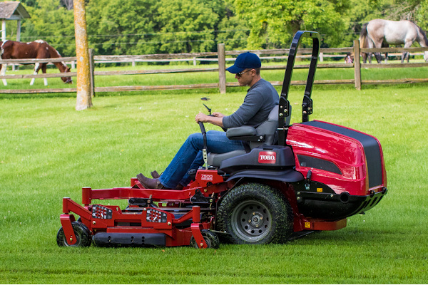 Toro | Professional Contractor | Mowers for sale at Rippeon Equipment Co., Maryland